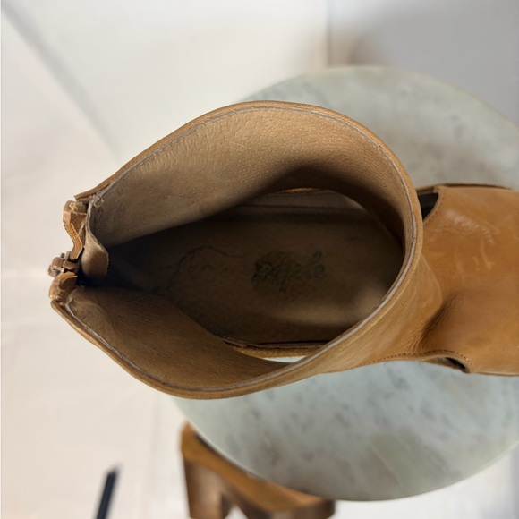 Free People Horizon Suede & Leather Block Heel Clog Bootie in Camel Size 39 - Picture 5 of 6